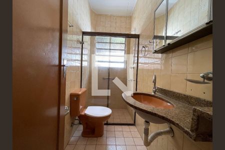 Banheiro  de casa à venda com 2 quartos, 100m² em Vila Gomes, São Paulo