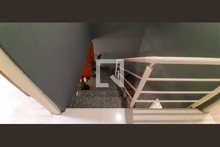 Escada de casa à venda com 2 quartos, 73m² em Padroeira, Osasco