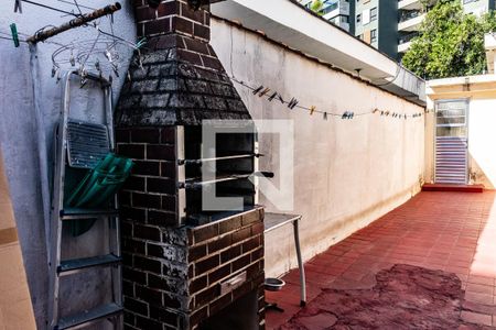 Quintal de casa à venda com 4 quartos, 212m² em Vila Ipojuca, São Paulo
