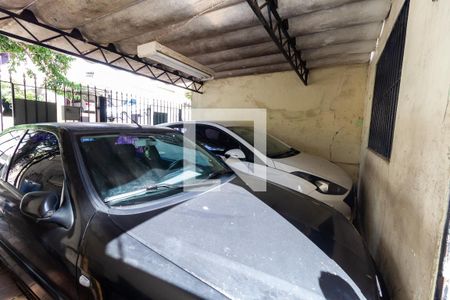 Garagem de casa à venda com 4 quartos, 212m² em Vila Ipojuca, São Paulo