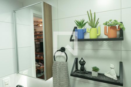 Banheiro de apartamento à venda com 2 quartos, 55m² em Irajá, Rio de Janeiro