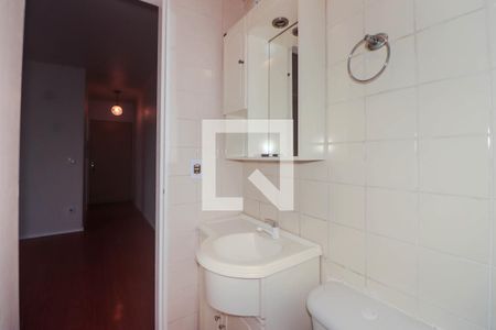 Banheiro de apartamento para alugar com 1 quarto, 43m² em Petrópolis, Porto Alegre