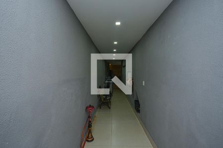 Corredor Externo de casa à venda com 3 quartos, 202m² em Jardim Umuarama, São Paulo