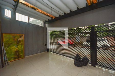 Garagem de casa à venda com 3 quartos, 202m² em Jardim Umuarama, São Paulo