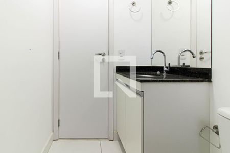 Banheiro Social de kitnet/studio para alugar com 1 quarto, 24m² em Perdizes, São Paulo
