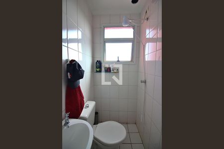 Banheiro de serviço de apartamento para alugar com 3 quartos, 106m² em Centro, São Bernardo do Campo