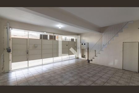 Casa à venda com 300m², 4 quartos e 2 vagas Casa à venda com 300m², 4 quartos e 2 vagasGaragem