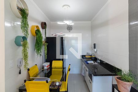 Cozinha de casa de condomínio à venda com 2 quartos, 54m² em Vila Nhocuné, São Paulo