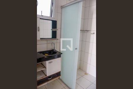 Banheiro de apartamento à venda com 2 quartos, 50m² em Veloso, Osasco