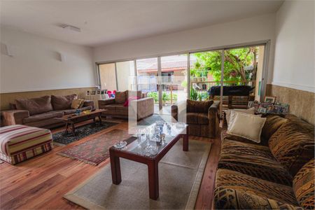 Casa à venda com 5 quartos, 400m² em Vila Rosalia, Guarulhos