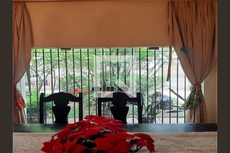 Casa à venda com 3 quartos, 229m² em Vila Inah, São Paulo