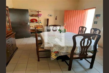 Casa à venda com 3 quartos, 229m² em Vila Inah, São Paulo