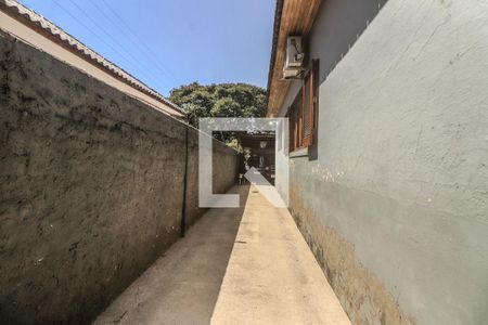 Garagem de casa à venda com 2 quartos, 300m² em Sarandi, Porto Alegre