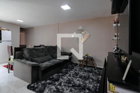 Sala de Estar de casa para alugar com 3 quartos, 175m² em Conjunto Habitacional Antonio Bovolenta, Mogi das Cruzes