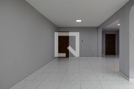 Sala de casa para alugar com 3 quartos, 175m² em Conjunto Habitacional Antonio Bovolenta, Mogi das Cruzes