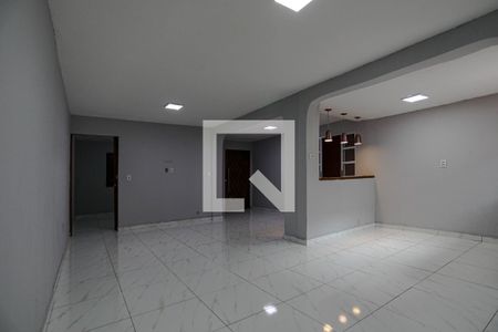 Sala de casa para alugar com 3 quartos, 175m² em Conjunto Habitacional Antonio Bovolenta, Mogi das Cruzes