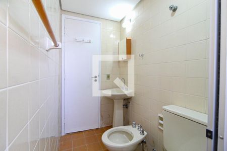 Banheiro de apartamento para alugar com 1 quarto, 42m² em Itaim Bibi, São Paulo