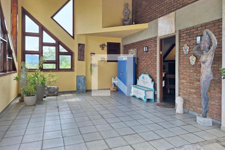 Fachada de casa de condomínio à venda com 4 quartos, 227m² em Itaipu, Niterói