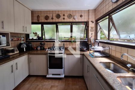 Cozinha de casa de condomínio à venda com 4 quartos, 227m² em Itaipu, Niterói