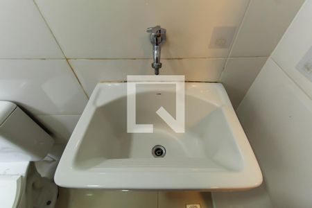 Banheiro de kitnet/studio para alugar com 1 quarto, 28m² em Mooca, São Paulo