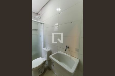 Banheiro de kitnet/studio para alugar com 1 quarto, 28m² em Mooca, São Paulo