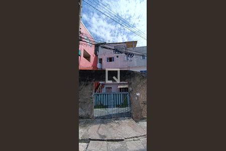 Fachada de casa para alugar com 2 quartos, 80m² em Jardim Iracema, Taboão da Serra