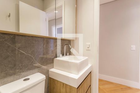 Banheiro Social de apartamento à venda com 4 quartos, 212m² em Moema, São Paulo