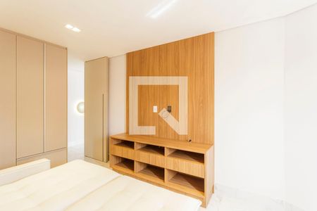 Sala de TV de apartamento à venda com 4 quartos, 212m² em Moema, São Paulo