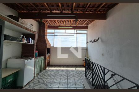 Vista de casa à venda com 3 quartos, 163m² em Vila Camilópolis, Santo André