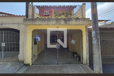 Fachada de casa à venda com 3 quartos, 163m² em Vila Camilópolis, Santo André