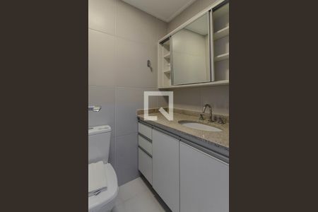 Banheiro de kitnet/studio para alugar com 1 quarto, 22m² em Paraíso, São Paulo