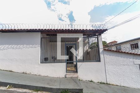 Fachada de casa à venda com 4 quartos, 120m² em Sagrada Família, Belo Horizonte