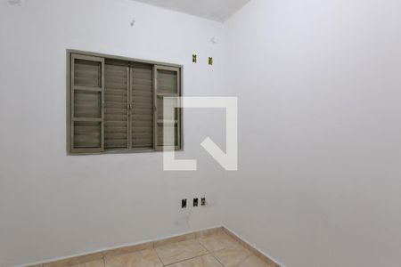 Quarto 3 de casa à venda com 3 quartos, 380m² em Vila Carmosina, São Paulo