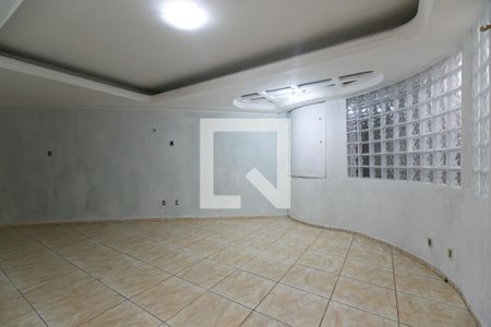Sala de casa à venda com 3 quartos, 380m² em Vila Carmosina, São Paulo