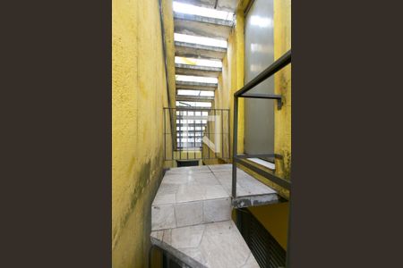 Garagem - Entrada de casa à venda com 3 quartos, 380m² em Vila Carmosina, São Paulo