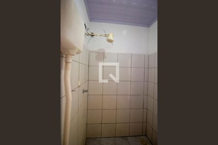 Banheiro de kitnet/studio para alugar com 1 quarto, 26m² em Ceilândia Norte (ceilândia), Brasília