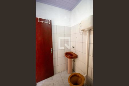 Banheiro de kitnet/studio para alugar com 1 quarto, 26m² em Ceilândia Norte (ceilândia), Brasília