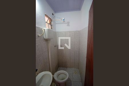 Banheiro de kitnet/studio para alugar com 1 quarto, 26m² em Ceilândia Norte (ceilândia), Brasília