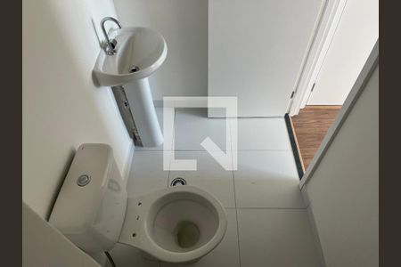 Banheiro da Suíte de apartamento à venda com 1 quarto, 27m² em Parque Industrial Tomas Edson, São Paulo