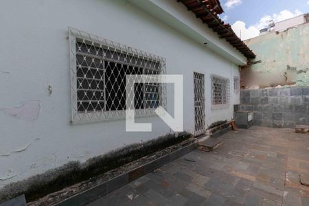 Área Externa de casa à venda com 3 quartos, 300m² em Universitário, Belo Horizonte