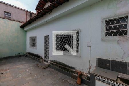 Área Externa de casa à venda com 3 quartos, 300m² em Universitário, Belo Horizonte