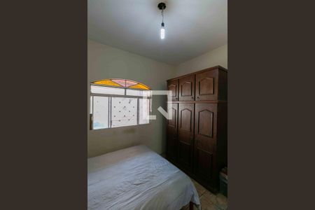 Suite de casa à venda com 3 quartos, 300m² em Universitário, Belo Horizonte