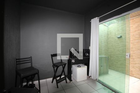 Quarto de Serviço de casa de condomínio para alugar com 2 quartos, 120m² em Taquara, Rio de Janeiro