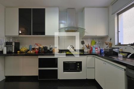 Apartamento à venda com 4 quartos, 230m² em Buritis, Belo Horizonte