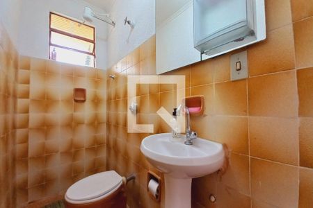 Banheiro de Serviço de casa para alugar com 3 quartos, 160m² em Jardim São Gabriel, Campinas