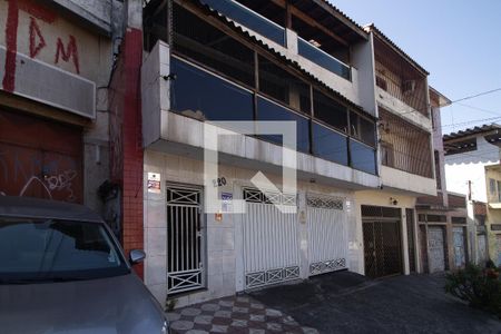 Fachada com placa de casa à venda com 3 quartos, 400m² em Vila Maria Alta, São Paulo