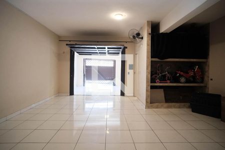 Garagem de casa à venda com 2 quartos, 190m² em Jardim Brasilia (zona Leste), São Paulo