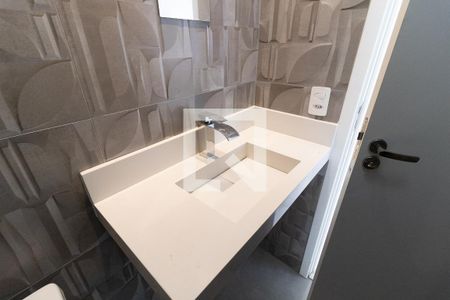 Banheiro de apartamento para alugar com 2 quartos, 40m² em Jardim Santa Emilia, São Paulo