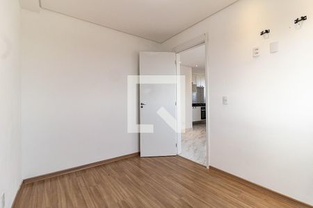 Quarto 1 de apartamento para alugar com 2 quartos, 40m² em Jardim Santa Emilia, São Paulo