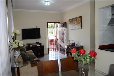 Detalhe Sala de casa à venda com 3 quartos, 360m² em Nova Vista, Belo Horizonte